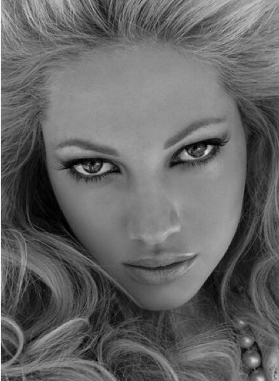 Οι φωτό της Τζούλιας Αλεξανδράτου από τα παλιά, δίχασαν το Ιντερνετ [εικόνες] | iefimerida.gr 0