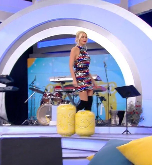 Κατερίνα Καινούργιου -Ελένη Μενεγάκη: Eμφάνιση on air με το ίδιο φόρεμα -Ποια το έκανε καλύτερα [εικόνες] | iefimerida.gr 4