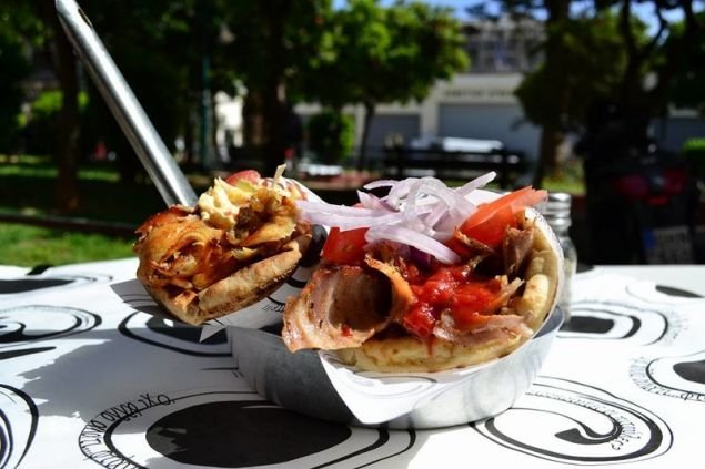 Η Φωκίωνος Νέγρη ξαναγεννιέται -Γέμισε μικρά στέκια για καφέ, brunch, φαγητό, ποτό και γίνεται χαμός [εικόνες] | iefimerida.gr 3