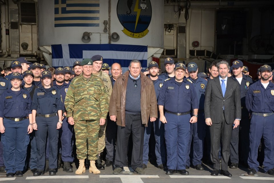 Καμμένος: Θα τσακίσουμε όποιον αμφισβητήσει την εδαφική μας ακεραιότητα | iefimerida.gr 2