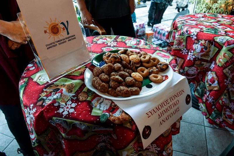 Συγκίνηση: Αναψε το χριστουγεννιάτικο δέντρο στο πυρόπληκτο Μάτι [εικόνες] | iefimerida.gr 4