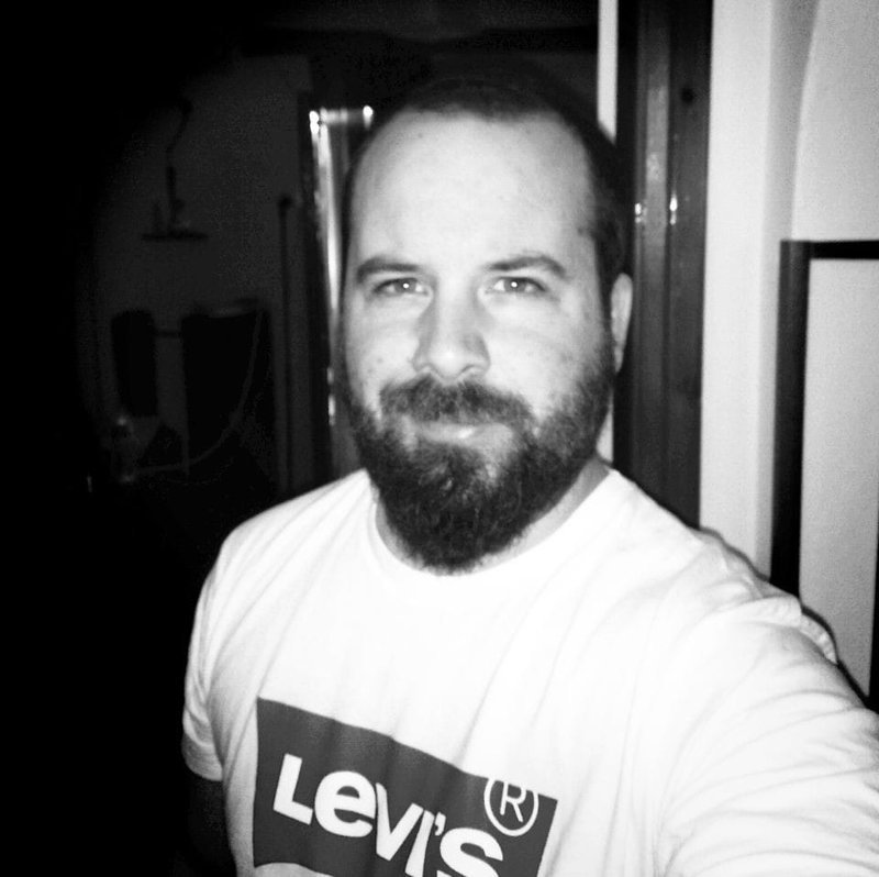 Νίκος Ρουβάς: Αυτός είναι ο αδελφός του Σάκη -Του ευχήθηκε on air [βίντεο] | iefimerida.gr 0