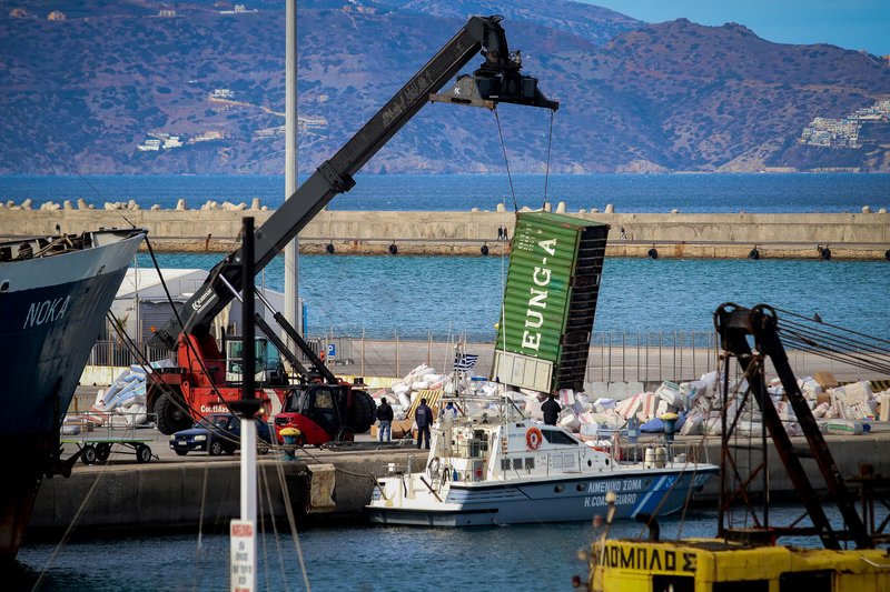 Πάνω από 100 εκατ. ευρώ η αξία των ναρκωτικών μέσα στο πλοίο «ΝΟΚΑ» | iefimerida.gr 1