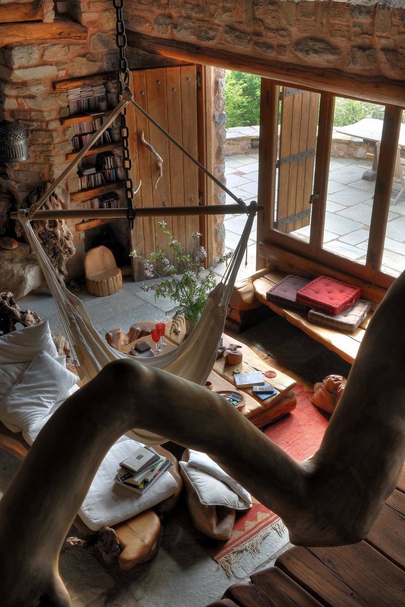 Το βγαλμένο από παραμύθι πέτρινο σπίτι σε δάσος στο Πήλιο -Χωμένο μέσα στα δέντρα, παραδοσιακό και χουχουλιάρικο [εικόνες] | iefimerida.gr 1