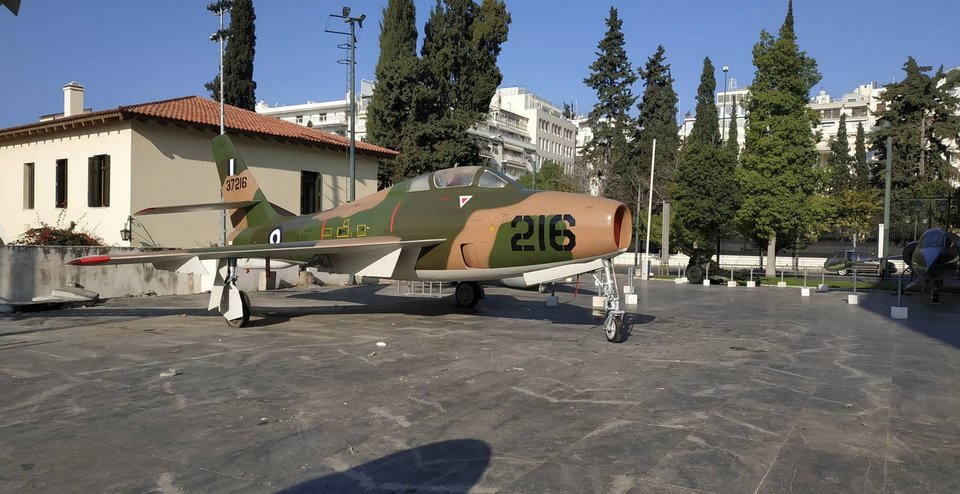 Το πρώτο αεριωθούμενο μαχητικό-βομβαρδιστικό σε ελληνική υπηρεσία