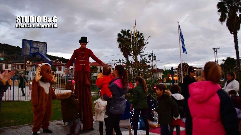 Σε αυτό το χωριό του Ναυπλίου στόλισαν χριστουγεννιάτικο δέντρο με ανακυκλώσιμα υλικά [εικόνες] | iefimerida.gr 5
