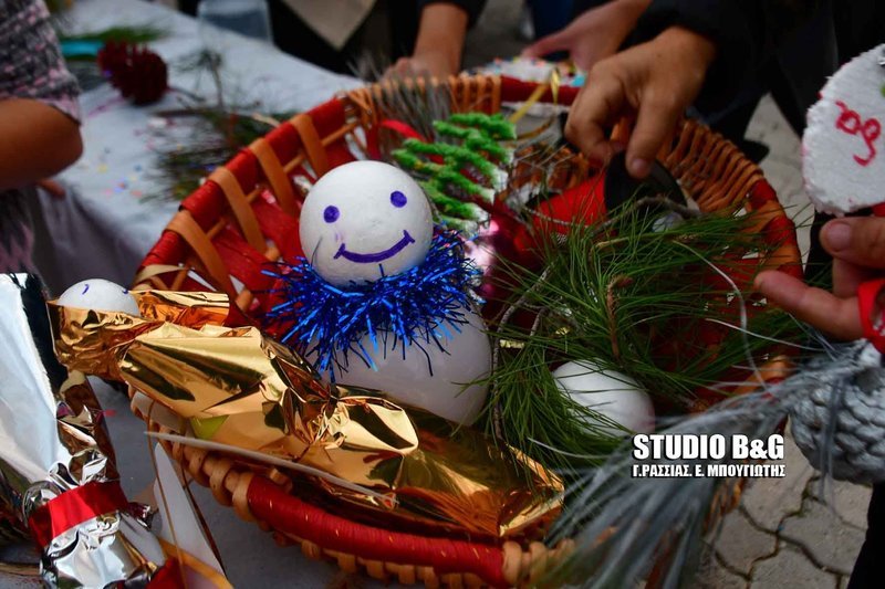 Σε αυτό το χωριό του Ναυπλίου στόλισαν χριστουγεννιάτικο δέντρο με ανακυκλώσιμα υλικά [εικόνες] | iefimerida.gr 2