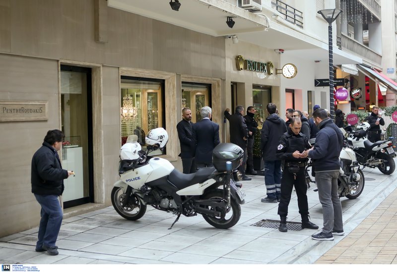 Κινηματογραφική ληστεία στο κατάστημα της Rolex στην Αθήνα | iefimerida.gr 1
