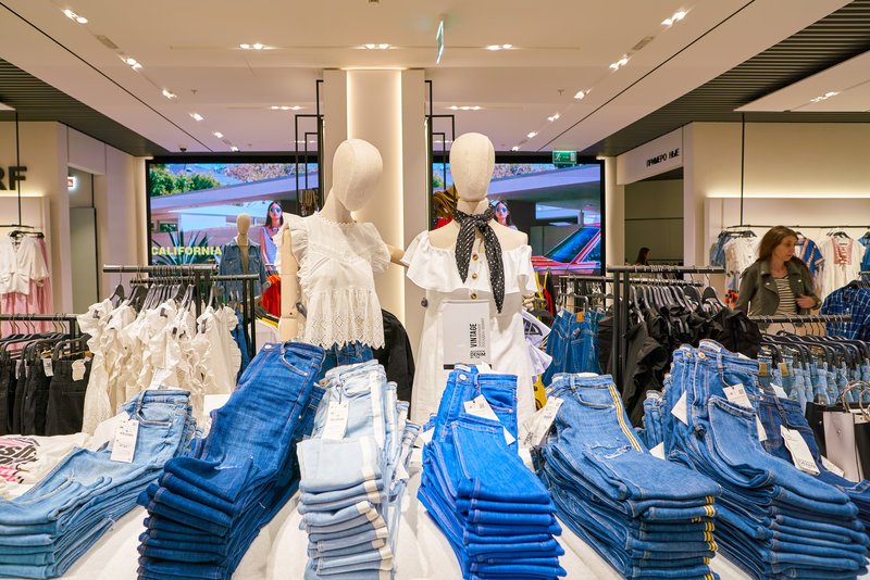 Υπάλληλος των Zara αποκαλύπτει 22 hot μυστικά -Τι γίνονται τα λεκιασμένα και σκισμένα ρούχα; | iefimerida.gr 3