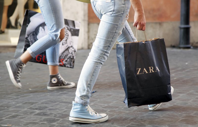 Υπάλληλος των Zara αποκαλύπτει 22 hot μυστικά -Τι γίνονται τα λεκιασμένα και σκισμένα ρούχα; | iefimerida.gr 6