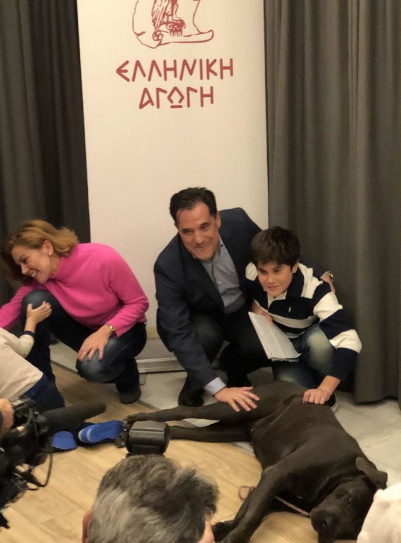 Ειρωνείες της Ακρίτα στον Αδωνι για τα αρχαία σε σκύλους -Η απάντησή του | iefimerida.gr 2
