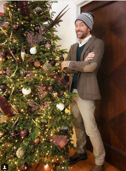  Ο Σπύρος Σούλης και η Σίσσυ Φειδά πήραν «Οσκαρ» στολισμού δέντρου- Το ένα μίνιμαλ, το άλλο με... κοράλλια [εικόνες] | iefimerida.gr 0