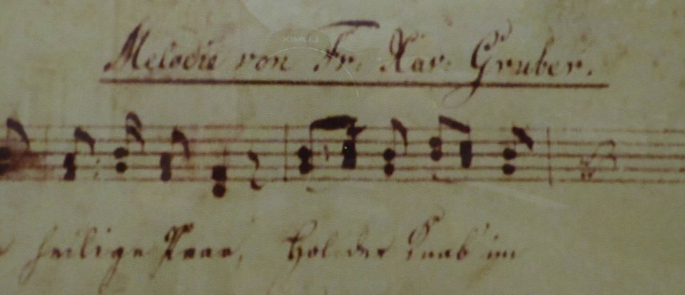 H Άγια Νύχτα σε στίχους του Γιόζεφ Μορ (εξ' ου και το χειρόγραφο) και μελωδία του Φραντς Γκρούμπερ (Φωτογραφία: Wikipedia)