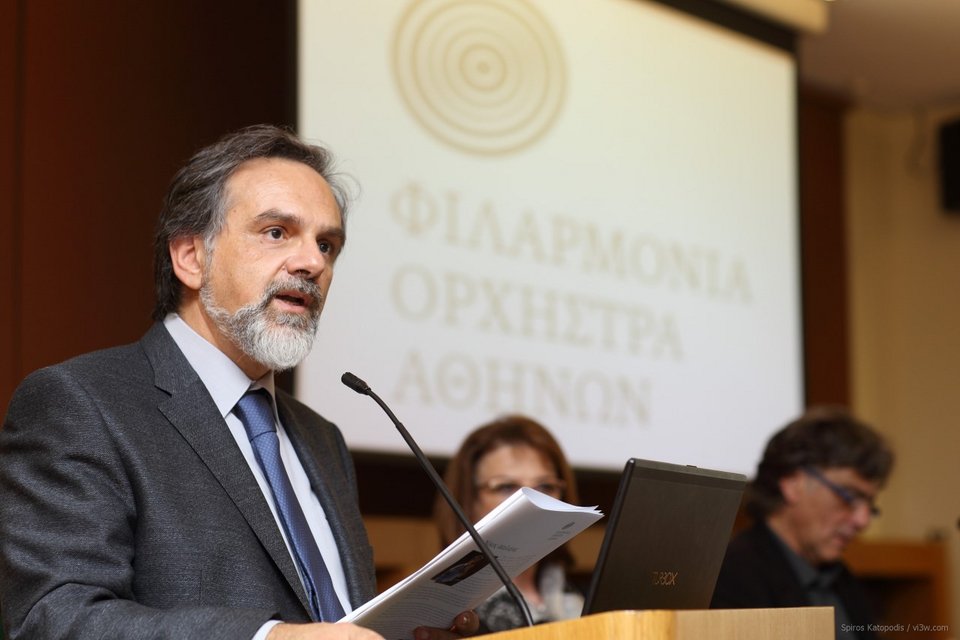 Νίκος Μαλλιάρας: Το Θέατρο Ολύμπια, που μόλις πέρυσι έκλεισε εκατό χρόνια ζωής είναι ένας από τους λίγους χώρους μέσα στους οποίους κατ’ εξοχήν εξελίχθηκε η ιστορία της έντεχνης μουσικής στην Ελλάδα.