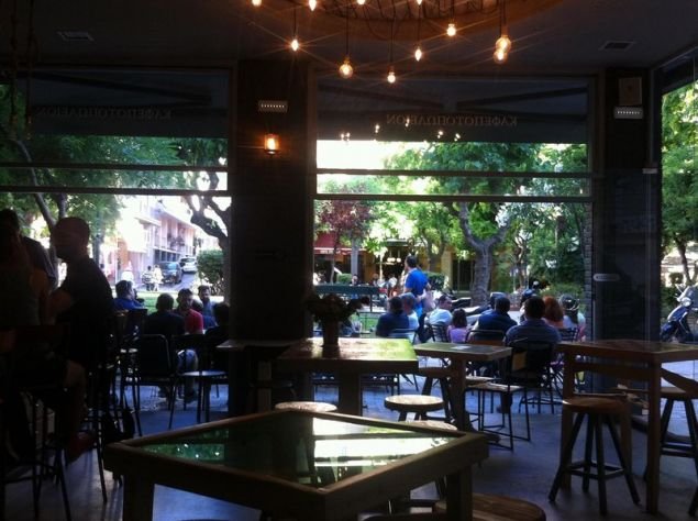 Η Φωκίωνος Νέγρη ξαναγεννιέται -Γέμισε μικρά στέκια για καφέ, brunch, φαγητό, ποτό και γίνεται χαμός [εικόνες] | iefimerida.gr 6