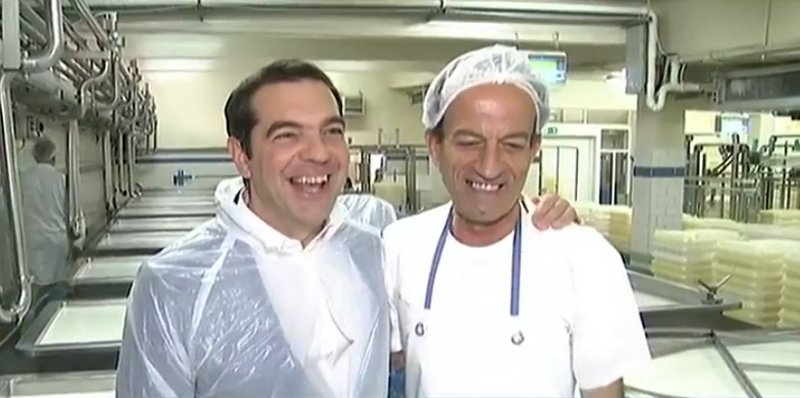 Ενθουσιασμένος ο κ. Τσίπρας κατά την επίσκεψή του στον Συνεταιρισμό