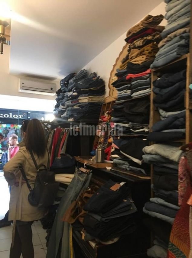 Πήγαμε στα τοπ vintage καταστήματα της Αθήνας και βρήκαμε επώνυμα ρούχα, τσάντες και αξεσουάρ από 2 έως 3 ευρώ [εικόνες] | iefimerida.gr 17