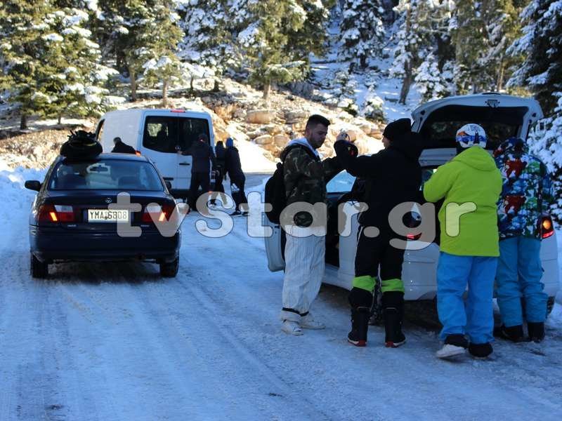 Χιονοδρόμοι και επισκέπτες κατακλύζουν το Χιονοδρομικό Κέντρο Παρνασσού [εικόνες & βίντεο] | iefimerida.gr 7