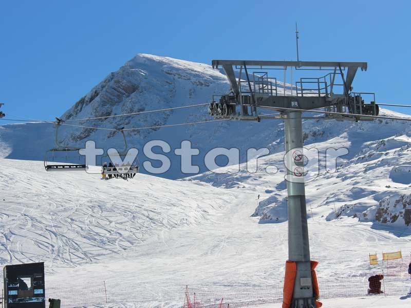 Χιονοδρόμοι και επισκέπτες κατακλύζουν το Χιονοδρομικό Κέντρο Παρνασσού [εικόνες & βίντεο] | iefimerida.gr 2