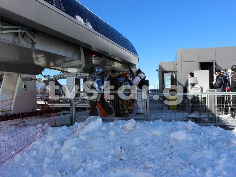 Χιονοδρόμοι και επισκέπτες κατακλύζουν το Χιονοδρομικό Κέντρο Παρνασσού [εικόνες & βίντεο] | iefimerida.gr 1