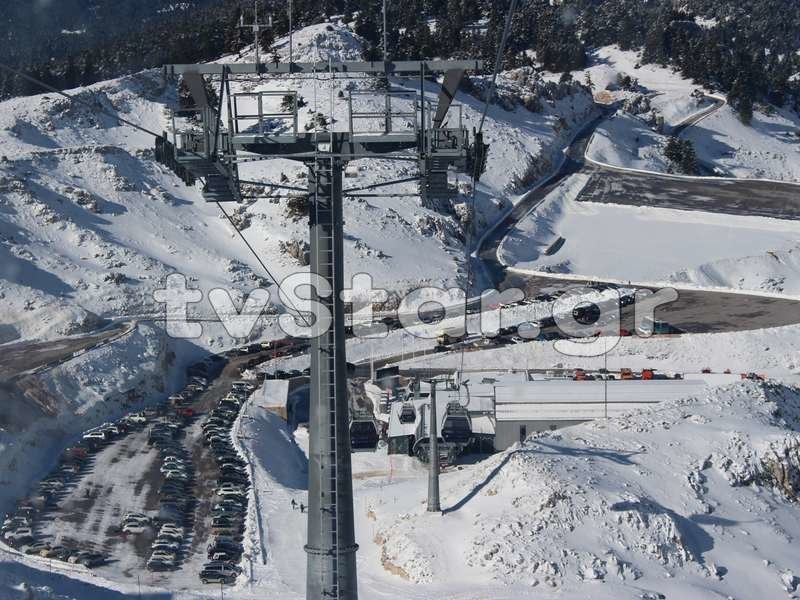 Χιονοδρόμοι και επισκέπτες κατακλύζουν το Χιονοδρομικό Κέντρο Παρνασσού [εικόνες & βίντεο] | iefimerida.gr 0