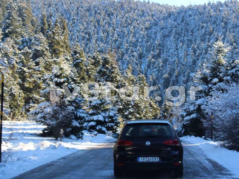Χιονοδρόμοι και επισκέπτες κατακλύζουν το Χιονοδρομικό Κέντρο Παρνασσού [εικόνες & βίντεο] | iefimerida.gr 8