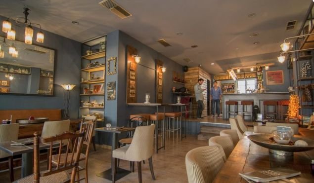 Η Φωκίωνος Νέγρη ξαναγεννιέται -Γέμισε μικρά στέκια για καφέ, brunch, φαγητό, ποτό και γίνεται χαμός [εικόνες] | iefimerida.gr 8