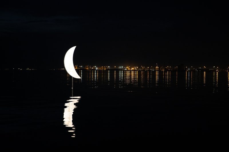 To «Φεγγαράκι στην Ακτή» «πλέει» στην Θεσσαλονίκη -Μαγεύει στη θάλασσα [εικόνες] | iefimerida.gr 4