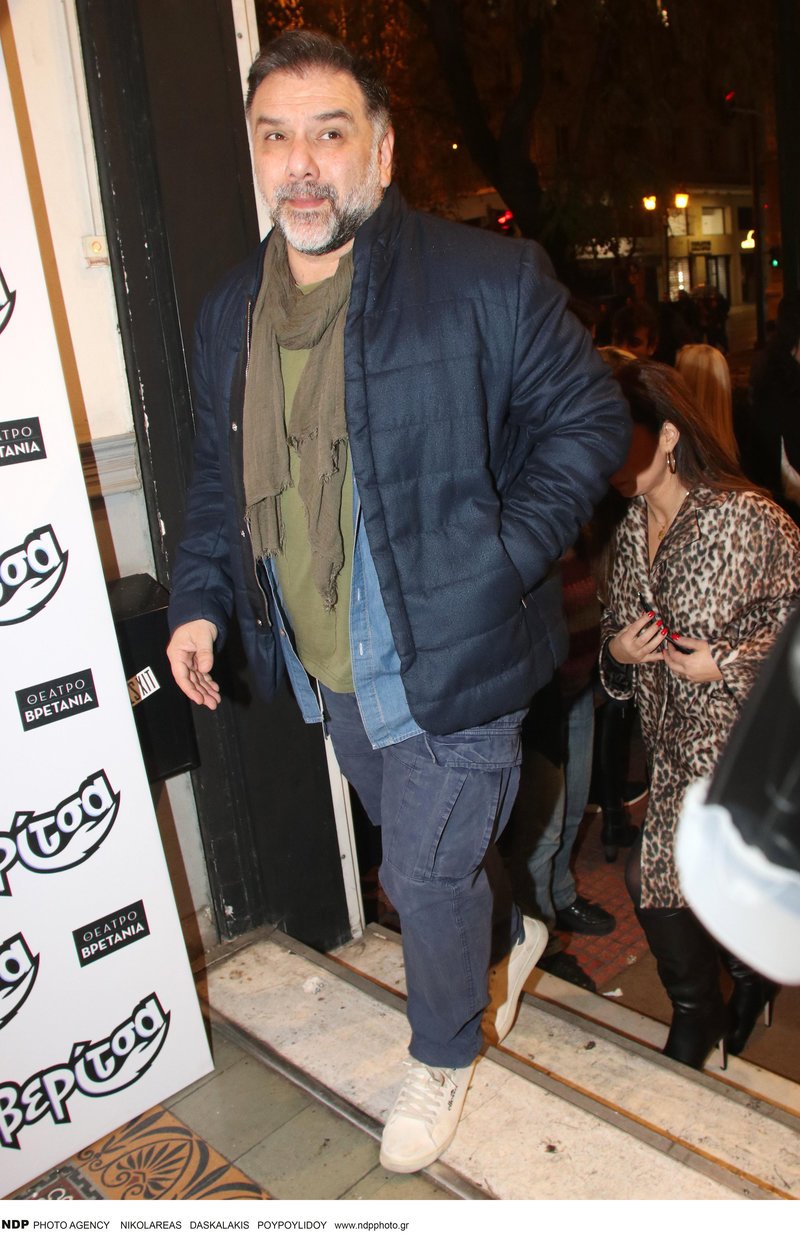 Ο Γρηγόρης Αρναούτογλου casual όπως πάντα.