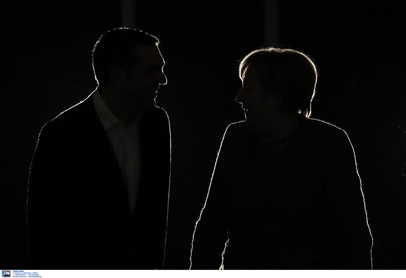 Τσίπρα και Μέρκελ, χαμογελαστοί μπαίνουν στο Μαξίμου -Φωτογραφία: Intimenews/ΛΙΑΚΟΣ ΓΙΑΝΝΗΣ