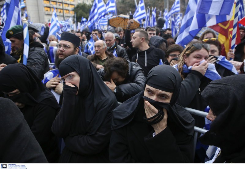 Οργή για τα χημικά μέσα σε παιδιά και ηλικιωμένους -Ολα όσα έγιναν | iefimerida.gr 0