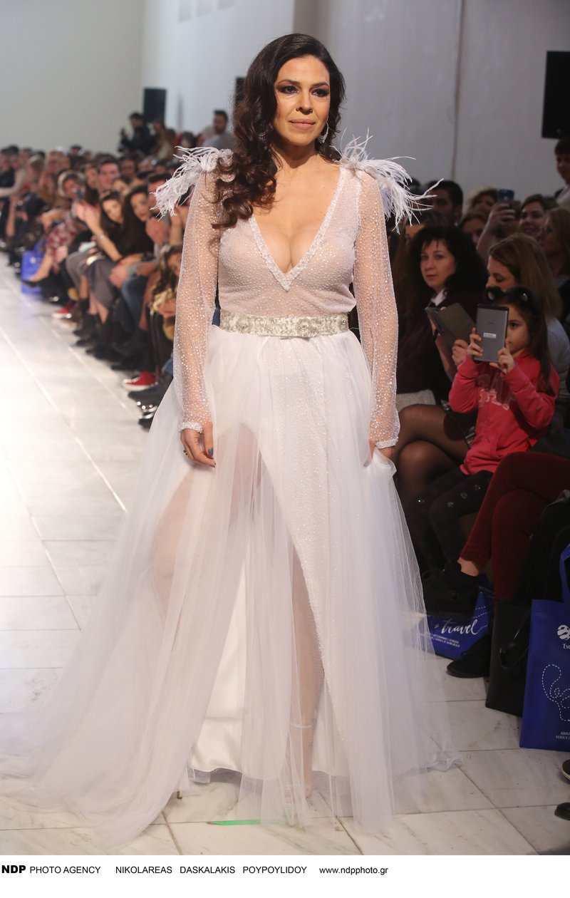  Η Ναταλία Δραγούμη με «απαγορευτικό» μπούστο σε επίδειξη μόδας- Μέχρι τον αφαλό [εικόνες] | iefimerida.gr 1