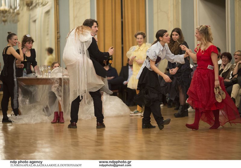 Ο γιος του Μίμη Ανδρουλάκη είναι σκηνοθέτης και χθες είχε πρεμιέρα [εικόνες] | iefimerida.gr 3