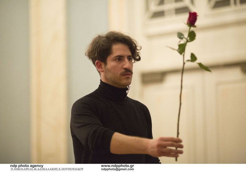 Ο γιος του Μίμη Ανδρουλάκη είναι σκηνοθέτης και χθες είχε πρεμιέρα [εικόνες] | iefimerida.gr 0