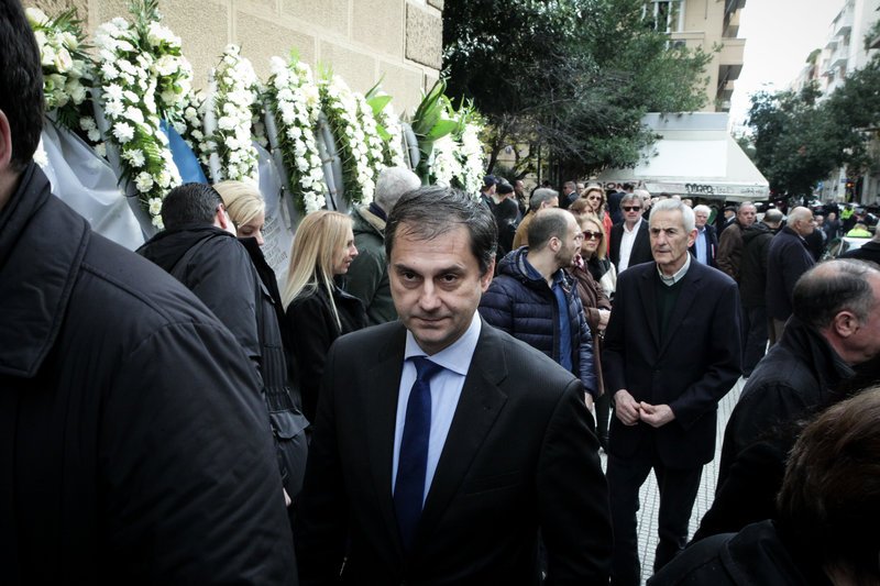 Ολη η ΝΔ στο τελευταίο αντίο στον Δημήτρη Σιούφα [εικόνες] | iefimerida.gr 10