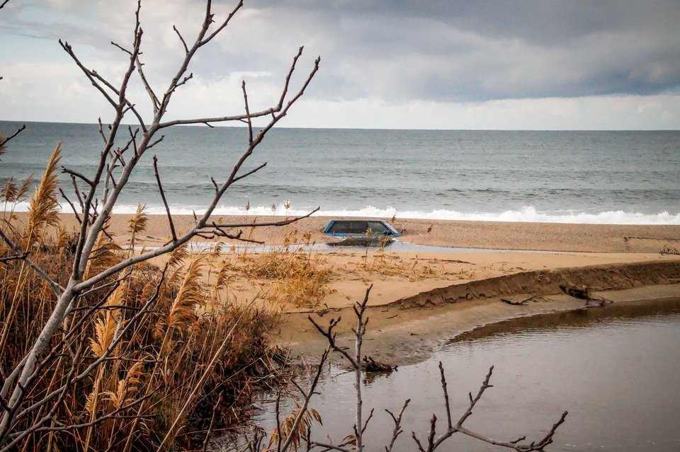 Πρέβεζα: Η άμμος «κατάπιε» αυτοκίνητο [εικόνες] | iefimerida.gr 0