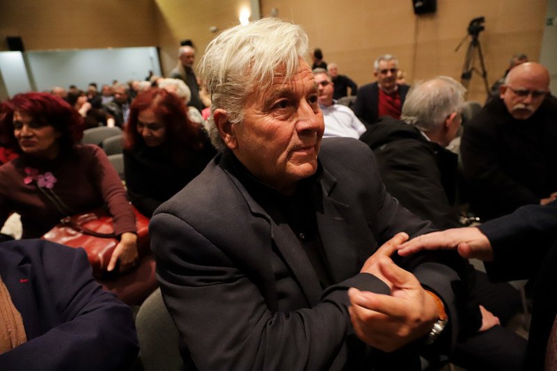 «Ντου» του Ρουβίκωνα σε εκδήλωση του ΣΥΡΙΖΑ στο Αιγάλεω με Δούρου και Βίτσα [εικόνες] | iefimerida.gr 5