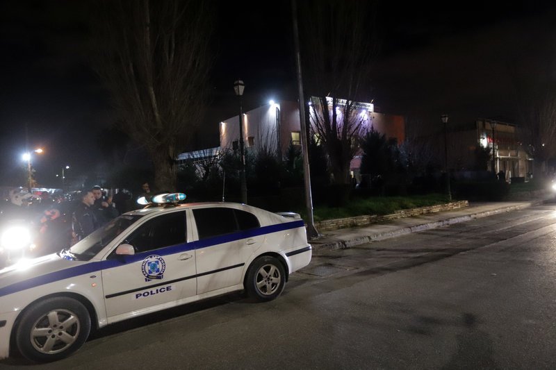 Η ΕΛΑΣ εμπόδισε τα μέλη του Ρουβίκωνα να μπουν στην εκδήλωση του ΣΥΡΙΖΑ στο Αιγάλεω -Φωτογραφία: EUROKINISSI/ ΓΙΑΝΝΗΣ ΠΑΝΑΓΟΠΟΥΛΟΣ