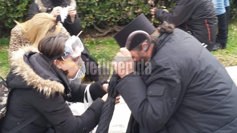 Συλλαλητήριο για τη Μακεδονία: Επνιξαν τον κόσμο στα χημικά για να διαλυθεί το συλλαλητήριο -Ενταση & οργή | iefimerida.gr 12