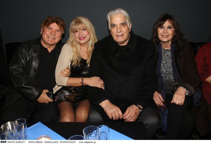 Αυτή είναι η σύντροφος του Κώστα Πρέκα -Φουλ ερωτευμένος στα 76 [εικόνες] | iefimerida.gr 0