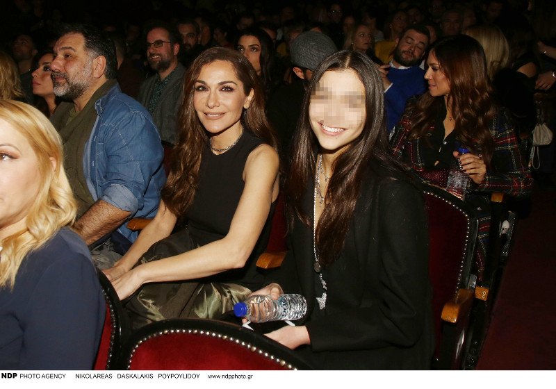 Μελίνα Νικολαΐδη-Νικόλ Σαραβάκου σε βραδινή έξοδο στο θέατρο [εικόνες] | iefimerida.gr 0