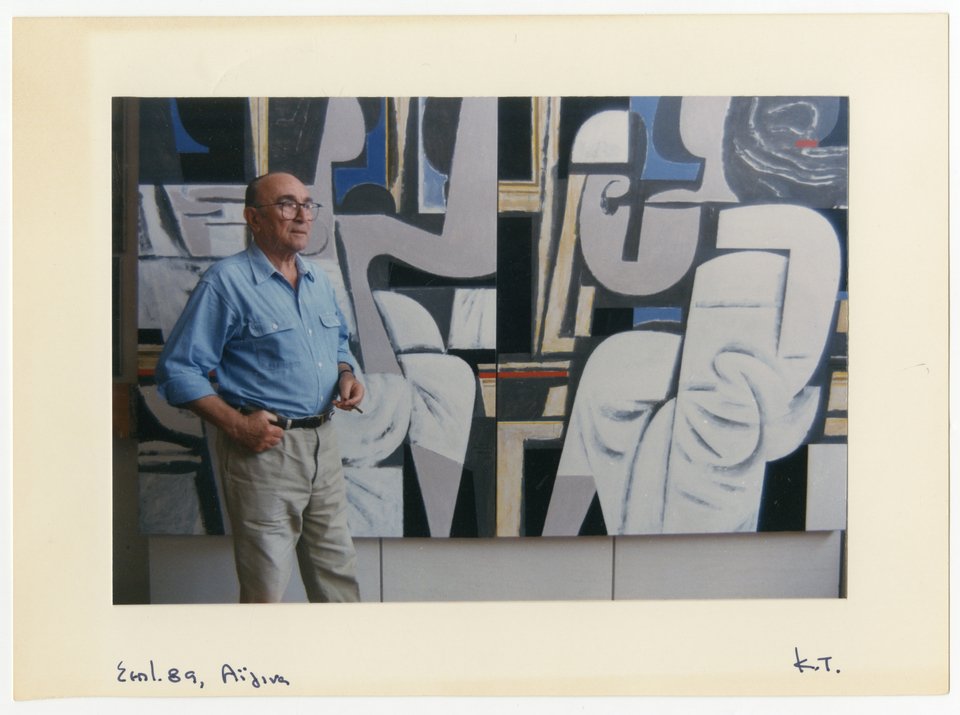 Ο Γιάννης Μόραλης στην Αίγινα, 1989. Φωτογραφία Καίτη Τσεκένη. Αρχείο Μόραλη, ΜΙΕΤ