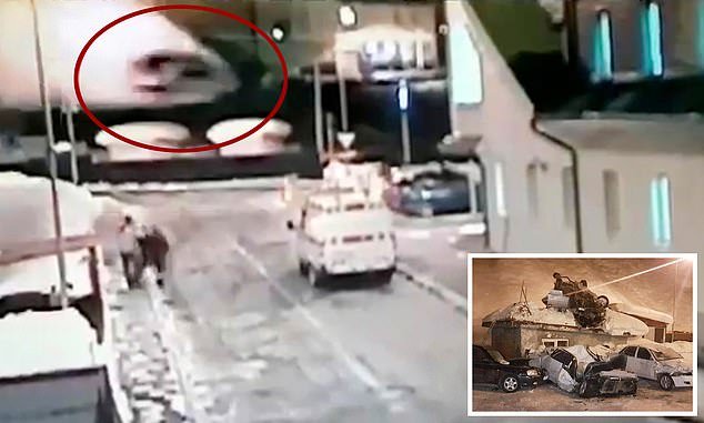 Δυστύχημα-σοκ στη Ρωσία: Mercedes έτρεχε με 200 χλμ./ώρα και πέταξε 50 μέτρα -Νεκρός ο οδηγός [εικόνες & βίντεο] | iefimerida.gr 0