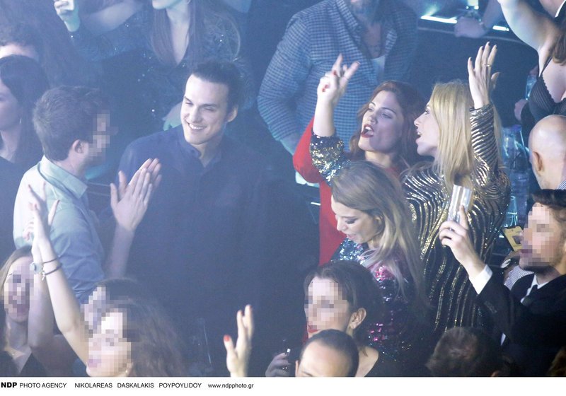   Μαίρη Συνατσάκη - Αιμιλιανός Σταματάκης: Ερωτευμένοι αλλά διακριτικοί στα μπουζούκια [εικόνες] | iefimerida.gr 1