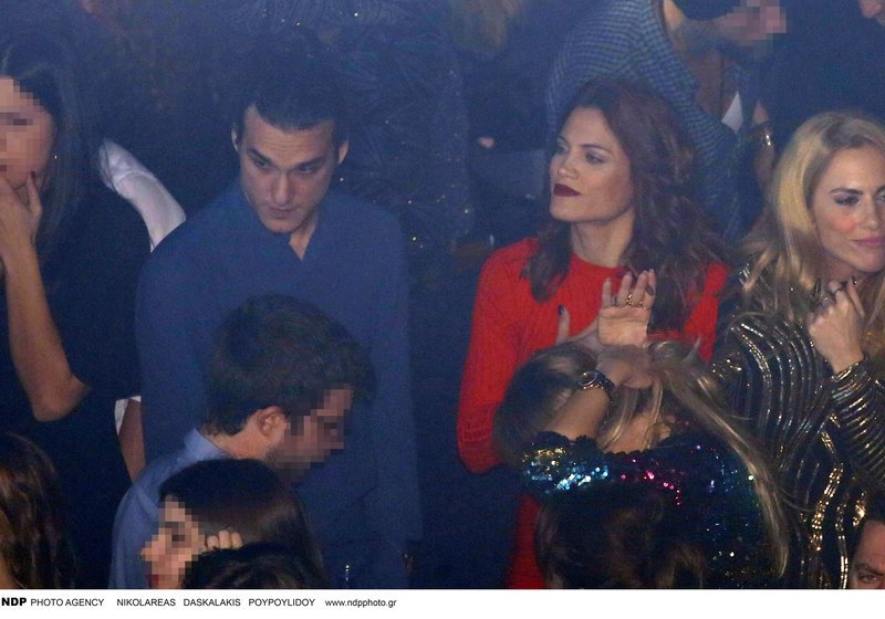   Μαίρη Συνατσάκη - Αιμιλιανός Σταματάκης: Ερωτευμένοι αλλά διακριτικοί στα μπουζούκια [εικόνες] | iefimerida.gr 2