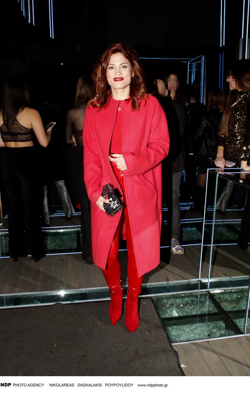   Μαίρη Συνατσάκη - Αιμιλιανός Σταματάκης: Ερωτευμένοι αλλά διακριτικοί στα μπουζούκια [εικόνες] | iefimerida.gr 5