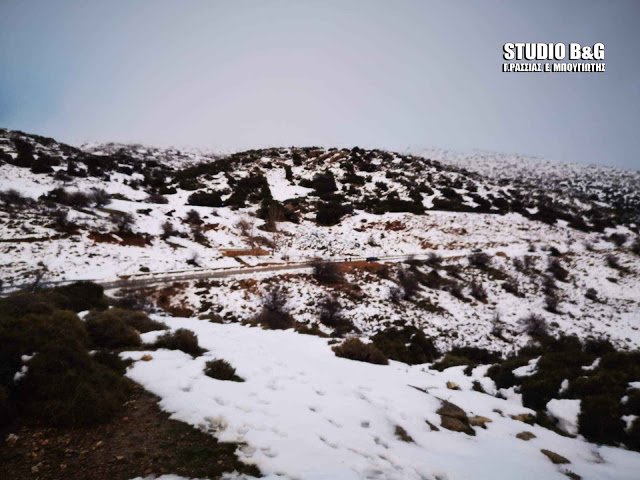 Μοναδικά καρέ: Η ώρα που δύει ο ήλιος στις χιονισμένες κορυφές της Αργολίδας [εικόνες] | iefimerida.gr 1