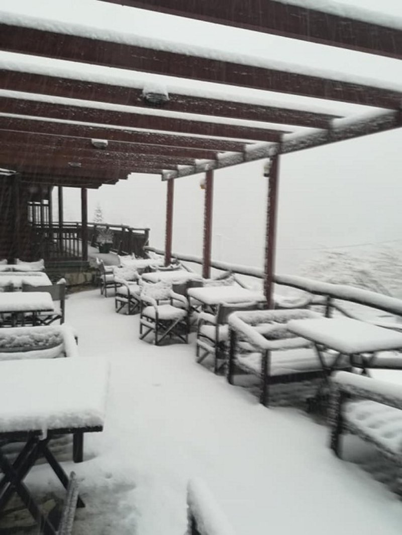 Σε κλοιό χιονιά και η δυτική Ελλάδα -Ποιοι δρόμοι έκλεισαν, που χρειάζονται αλυσίδες [εικόνες & βίντεο] | iefimerida.gr 8