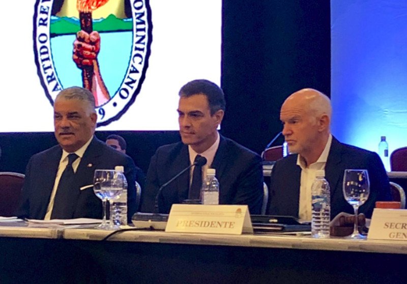 Αλλαξε look ο Γιώργος Παπανδρέου- Αφησε μούσι και μοιάζει με τον Τρότσκι [εικόνες] | iefimerida.gr 1