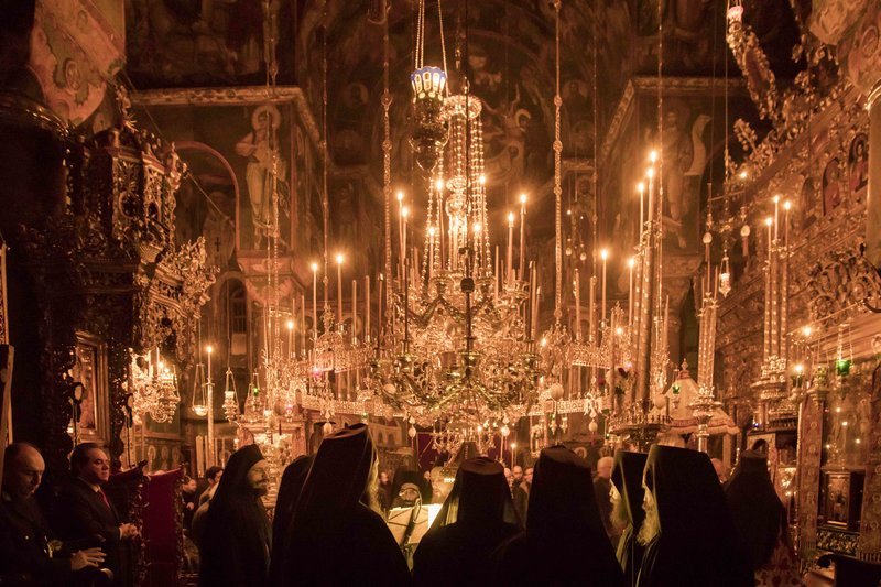 Χριστούγεννα στο Αγιον Ορος -Στιγμές κατάνυξης στη χιονισμένη Μονή Βατοπεδίου [εικόνες] | iefimerida.gr 0